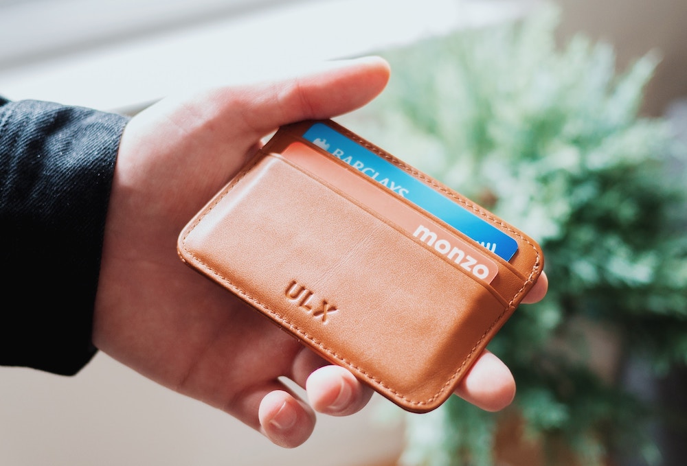 Navigating Everyday Purchases: Debit Card vs. Credit Card – Which One Is Right for You?