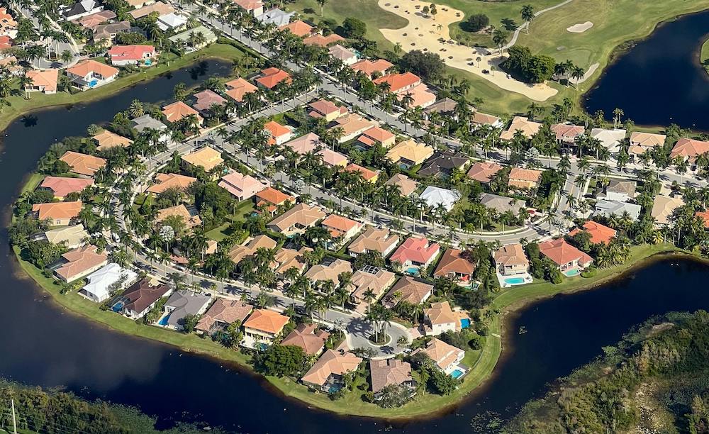 15 Questions Every Florida Homebuyer Should Ask Before Choosing a Lakewood Ranch Gated Community