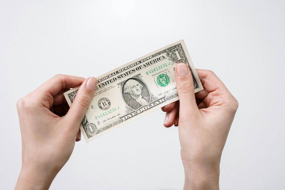 Building an Emergency Fund: Should You Use a Savings Account or a CD?