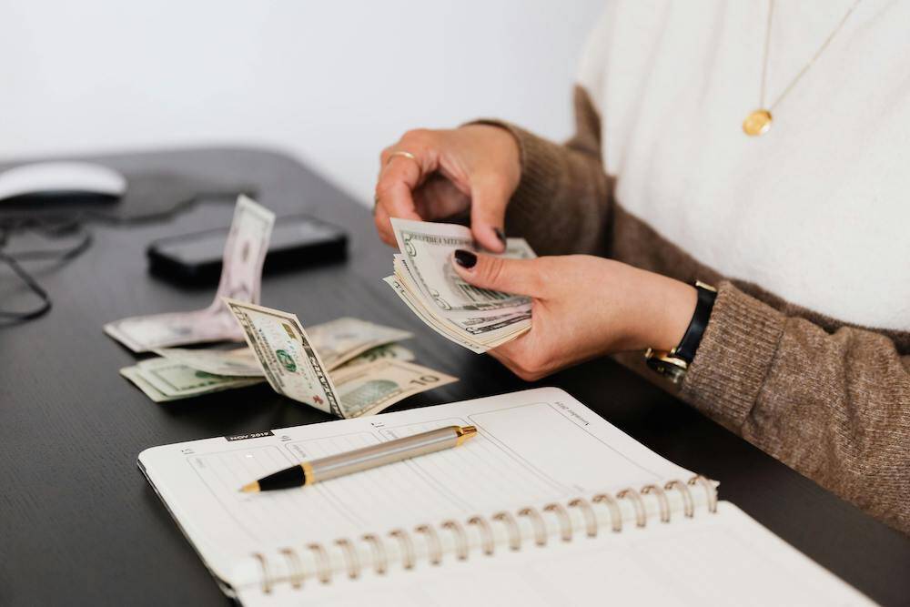 Long-Term Savings Strategy: How to Use High-Interest Accounts to Build Wealth