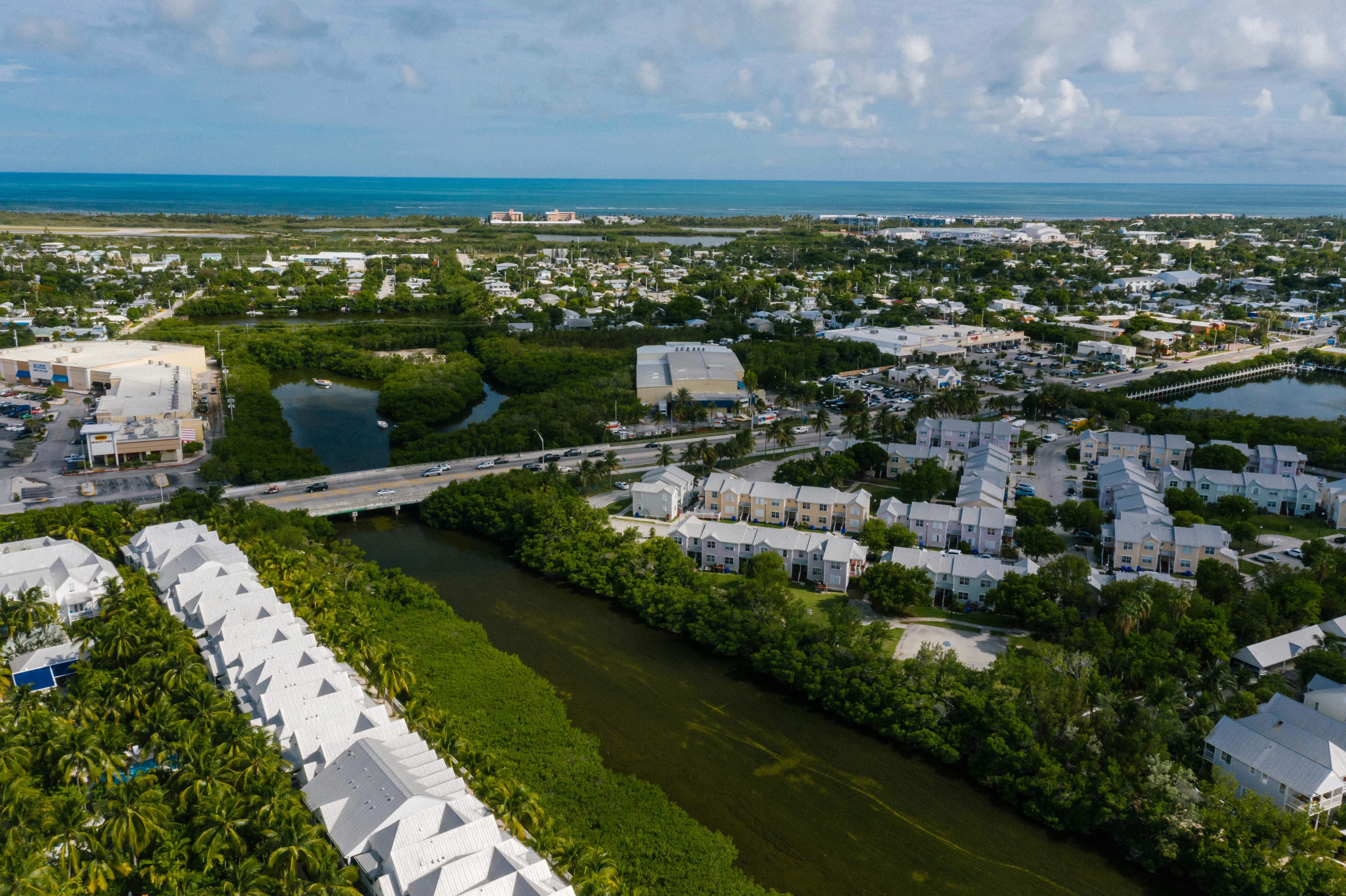 Smarter Spending in Sarasota & Manatee: A Community Bank’s Guide to Thriving Locally